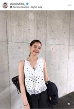 新木優子、タイのプールで満喫ショット　「めっちゃ可愛すぎ」「涼しげな表情もいいなぁ」「マーメイドやん」