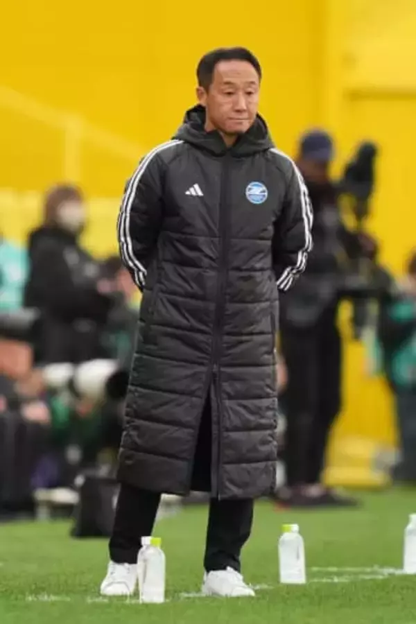 FC町田ゼルビア黒田剛監督、「選手とコーチに対する不適切発言」などで懲罰決定　サポーター困惑