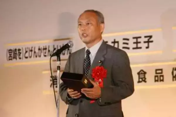 舛添要一元厚労相、阿部前監督騒動に「今回の児相の対応は適切」