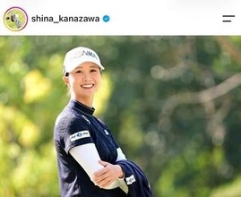 女子ゴルフの金沢志奈、肩出し白ノースリ姿に反響...「可愛いにも程がある」　ゴルフウェア姿と雰囲気変わって