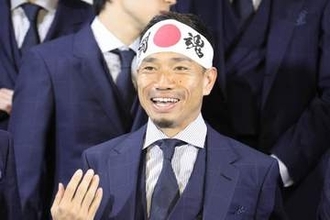 サッカー日本代表、事前合宿地メキシコへ　長友佑都、成田で「闘魂」日の丸ハチマキに歓声→到着時はカウボーイハットで歓迎