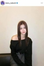 生見愛瑠、超ミニ丈×ジャケットのコーデで...異次元スタイル大反響　「美しい！」「女神だ！」