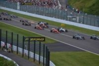 F1後にコース内看板を勝手に持ち出す人続出　電車に持ち込む外国人も？鈴鹿サーキット「投稿は確認」