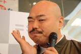 「クロちゃん、意外なムキムキぶりに驚き...横川尚隆と並んでマッチョなポーズ　「普通にすごい！！！」」の画像1