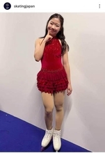 フィギュア・中井亜美、へそ出し×ミニスカ衣装でかわいさ限界突破...アイスショーでパシャリ　「とってもキュート」
