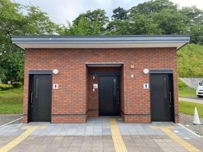 札幌の公園トイレ54か所、蛍光管が無断でLEDに　誰が何のため？市「名乗り出てほしかった」