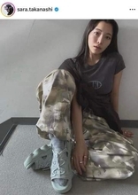 高梨沙羅、超ミニのコーデでかわいさ限界突破...ウェア姿と雰囲気変わって　「可愛すぎる」「とてもオシャレ」