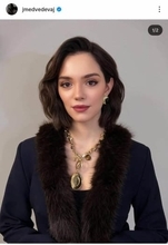 伝説の「セーラームーン」から9年...「ロシアの妖精」メドベージェワ、変わらぬ美貌　「エレガント」「とてもクール」