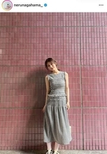 長濱ねる、純白タイトなロングドレスで国宝級の美貌に衝撃...女神降臨ショット　衝撃の神スタイル炸裂