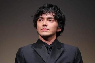 「本当にカッコよかった」「凛々しすぎる」林遣都、ヒゲたくわえ精悍な姿に激変　「VIVANT」サイドストーリー大反響