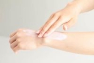 「やす子さん、最近誰かと手をつないだ？」その答えは　握手後に5人に1人は自分の手の匂いを嗅ぐというが