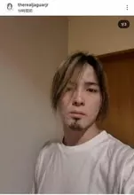 ジャガー横田、無精髭ワイルド19歳イケメン長男と親子2ショット　「めっちゃカッコイイ大人になってる」