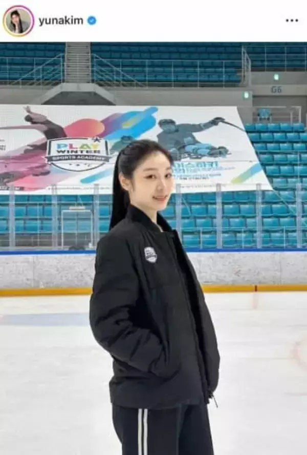 キム・ヨナ、膝上ミニのセットアップで神スタイル炸裂　色気ダダ漏れでドキっ...「一段と綺麗に」