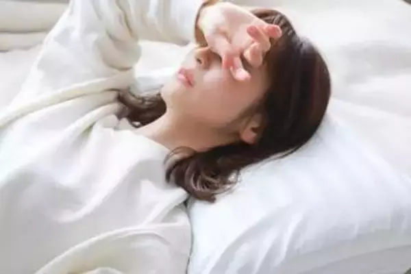 平日の睡眠時間にギャップあり　現実は「6～7時間」37.7％、理想は「7～8時間」56.3％の調査結果