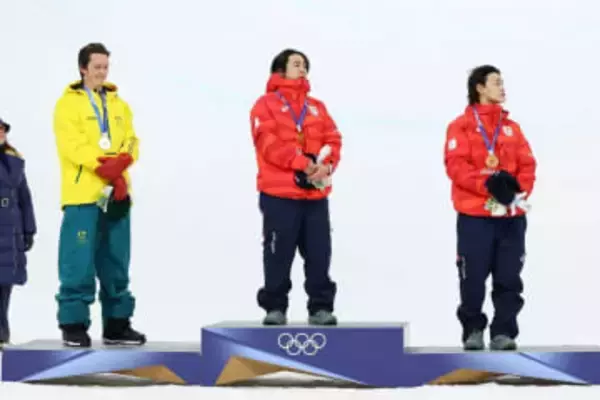 「どんだけ良い奴なんだよ」日の丸掲揚で脱帽、泣く選手いたわり...　男子ハーフパイプ・豪スコッティ選手に賞賛の声