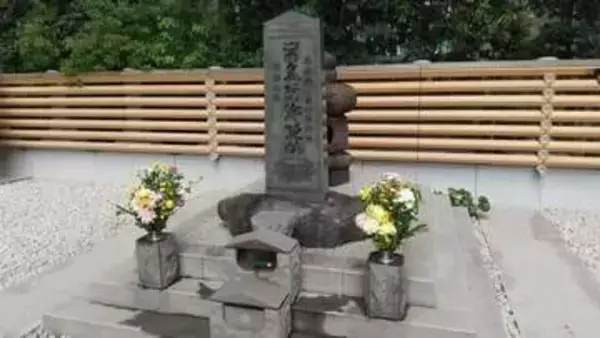 平将門の首塚で石碑によじ登る迷惑配信　所属団体から脱退処分、まさかの「999年BAN」