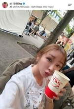 加護亜依、超ミニ×ブーツの秋コーデに「激カワ」反響　「可愛いすぎて何事」「若いなぁ」「かわいい！！」