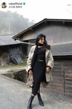 ローラ「アストンマーチンをお借りして4時間のドライブ」　かっこよすぎ大反響「ボンドガールみたい」