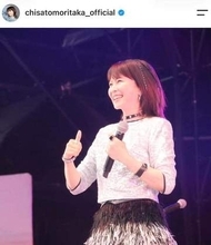 森高千里、膝上ミニスカ衣装で変わらぬ美貌　「LINDBERG」渡瀬マキと2ショ「奇跡の50代」「可愛いすぎ」