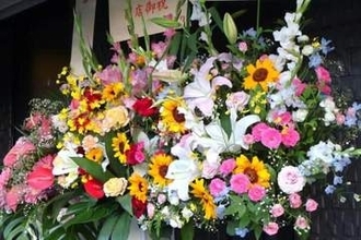 著名人の祝い花を自作自演　「楊国福麻辣湯」が公式Xで謝罪「営業再開を延期」