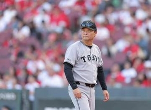 巨人・橋上秀樹監督代行、V逸でも続投望む声「若手が頭角。チームがうまく回っている」　伝統に縛られなくても