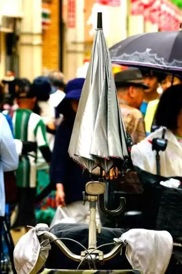 「傘スタンド」もアウト？警察の呼び止め映像が波紋　メーカー「違法性なし」も大阪府警「ケースバイケースで対応」