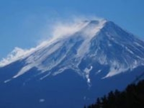 「ルールを守らない外国人には厳しくいかないと」　閉山中の富士山で救援要請「費用は個人が負担」の主張