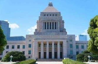 県議会どころではない国会議員の非常識な態度...「ビジネスマナー研修が必要」橋下徹氏が猛批判
