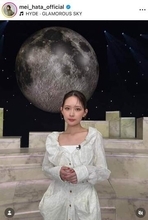 畑芽育、透け感白ロングドレスで色気ダダ漏れ...夜景をバックに　「爆美女すぎてやばい」「さすがに可愛すぎる」