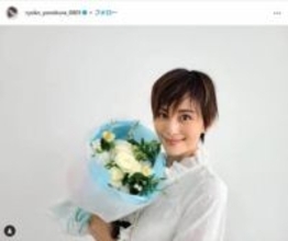 米倉涼子、仲良し「妹」とおソロコーデで頬寄せ2ショット　「美しすぎてまぶしーっ」「べっぴんすぎる姉妹」