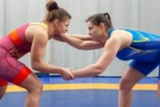 女性アスリートを試合中に盗撮する不届き者　やめてほしいと元レスリング選手らがテレビで訴える