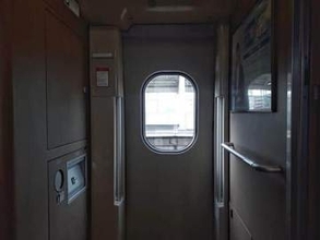 新幹線で激しいタイピング音と座席トラブル　明らかにイライラ→車内に緊張走るも...空気が一気に和らいだ理由