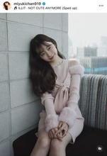 渡辺美優紀、白ノースリワンピ姿で...かわいさ限界突破　「最高に可愛い」「すべてが美しい」女神降臨ショット