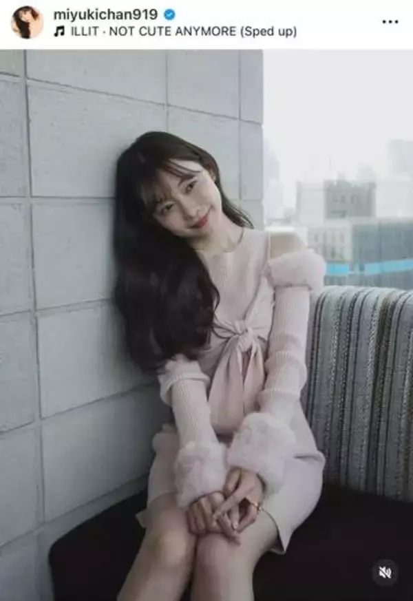 渡辺美優紀、白ノースリワンピ姿で...かわいさ限界突破　「最高に可愛い」「すべてが美しい」女神降臨ショット