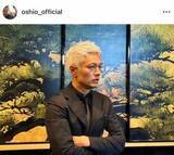 「押尾学47歳、シルバーヘア＆メガネ姿のイケおじ近影　雪景色をバックに...クールにたたずむ」の画像1