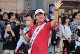 「「招かれてないよ」斎藤知事「神戸まつり」パレード参加に反対派が抗議　「何のデモなん」戸惑う一般客も」の画像1