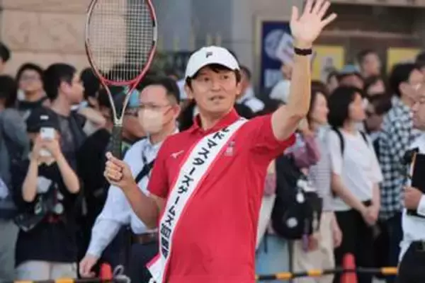 「招かれてないよ」斎藤知事「神戸まつり」パレード参加に反対派が抗議　「何のデモなん」戸惑う一般客も