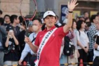 「招かれてないよ」斎藤知事「神戸まつり」パレード参加に反対派が抗議　「何のデモなん」戸惑う一般客も