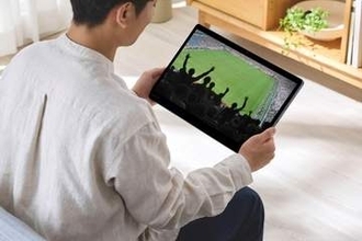 背面にマグネットを内蔵した大画面タブレット　アイリスオーヤマ