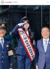 フォロワー480万超...21歳TikTokerが「美しすぎ」　警官姿に絶賛の嵐「可愛い過ぎてAIかと」