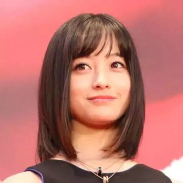 橋本環奈さん、紅白衣装めぐる「バズりツイート」に反応　「SNS難しい」「記事になったり色々言われるの怖いし」