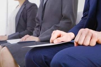 親同伴の企業説明会増える　「親世代は就職氷河期ど真ん中」...子どもの就職「失敗させたくない」