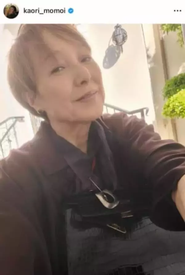 桃井かおり74歳、セルカットした金髪ショートヘアでステキすぎ　「相変わらずお綺麗」「無敵の美しさ」