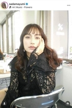 佐田真由美、タイトなスカートあわせ...色気ダダ漏れ　爆イケなサングラス姿「カッコイイ！！」神スタイル炸裂