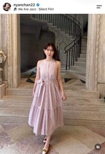 小嶋陽菜、黒キャミワンピ×ポニテ姿で色気ダダ漏れ　「めっちゃ可愛い」「たまらん」すらり神スタイルの美貌