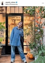 サッカー大迫勇也のモデル妻・三輪麻未、37歳の誕生日　「優しい気持ちに包まれ」イタリア・ミラノで娘たちと