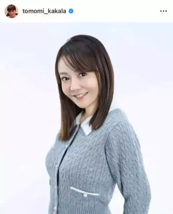 華原朋美、さわやかボーダーのトップス×スカートのコーデで超キュート　「激カワ」ショートヘアも話題に