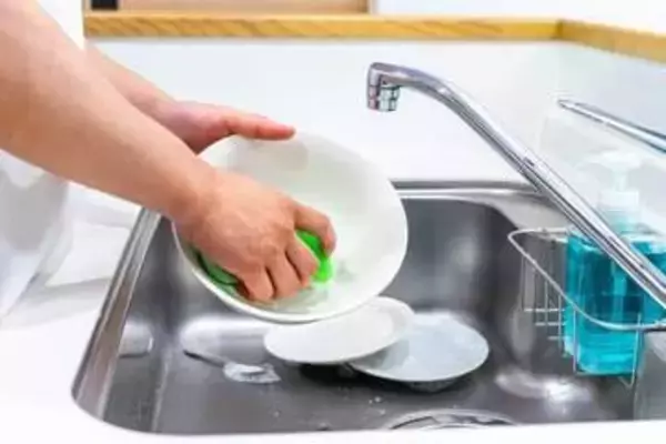 「食器の匂いが本当にダメ」、「吐いた」ことも...大食いYouTuberの告白に心配や共感　「精神的なものじゃ」の声も