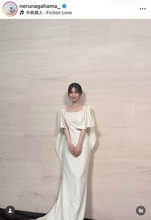 長濱ねる、黒ドレス姿で色気ダダ漏れ...国宝級の美貌に衝撃　すらり神スタイルのバックショットにドキっ