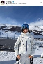 美女スキーヤーのアイリーン・グー、ミニ丈黒キャミ姿で「激カワ」ドキっ　ウェア姿と雰囲気変わって